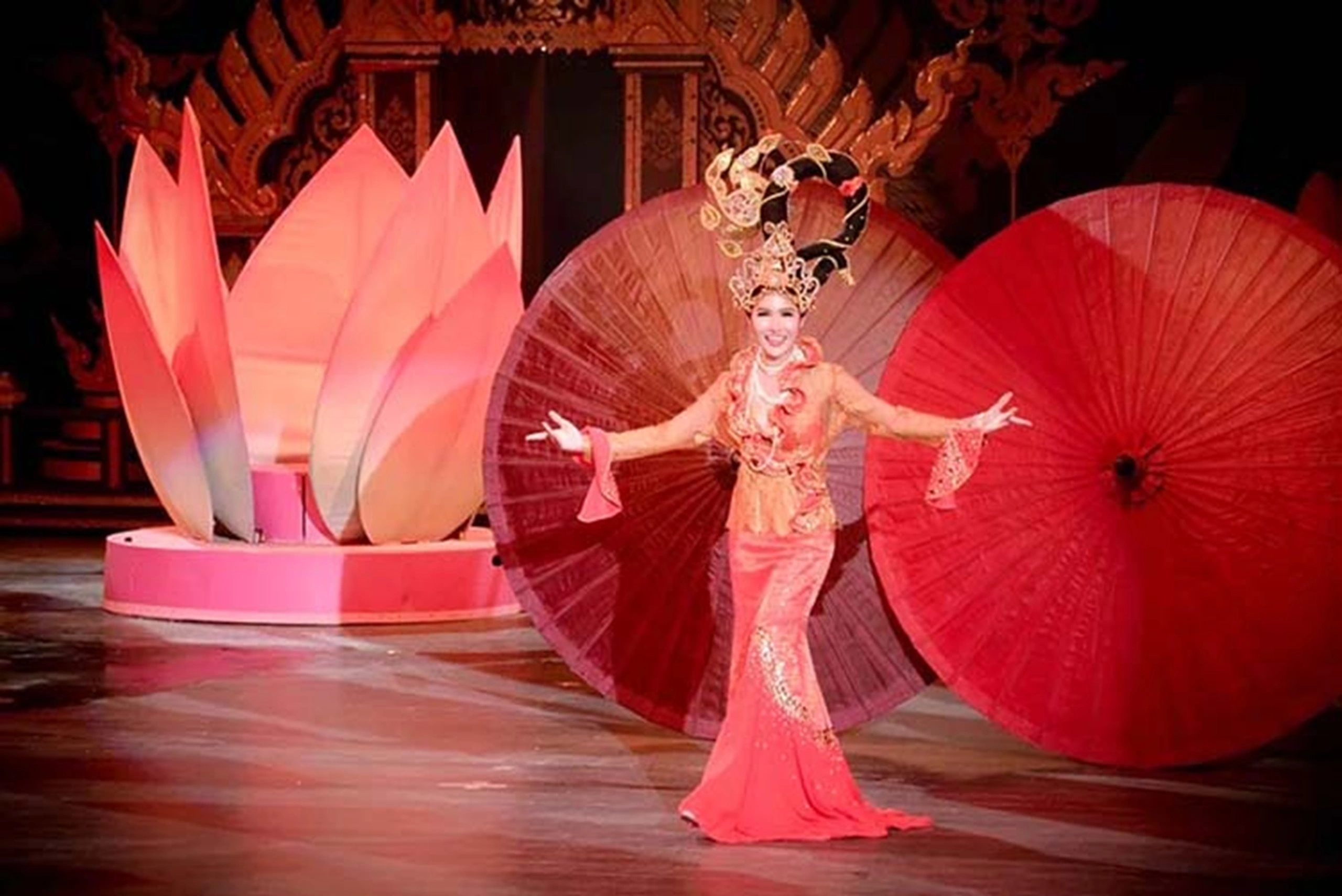 colosseum-cabaret-show-